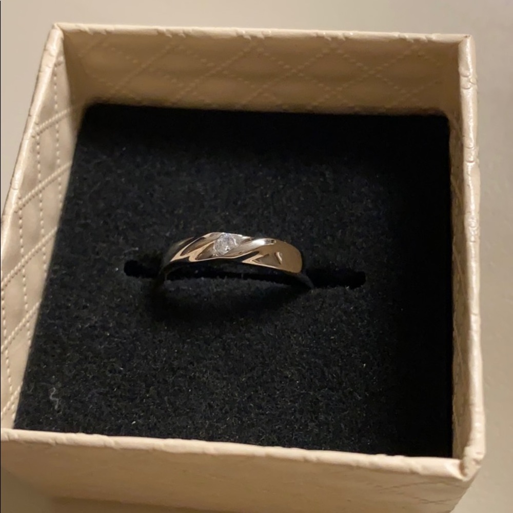 Sterling silver (925) promise ring with zirconia